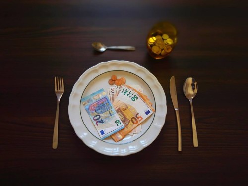 EAT MONEY, 2017 MALTA C-Print, Size: 60 x 80 cm 