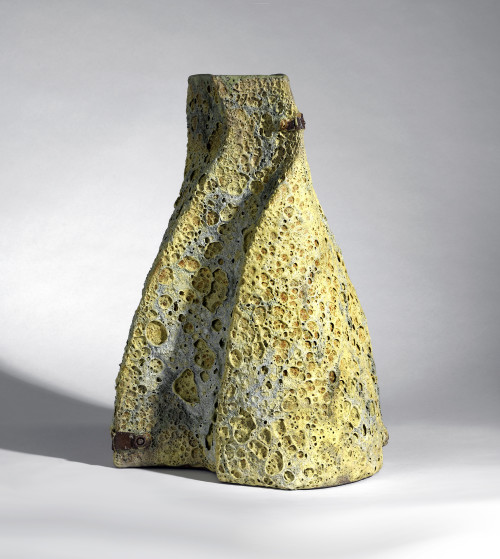  Encrusted Vessel - Curved Implement View 1: Image Credit - Euan Adamson
