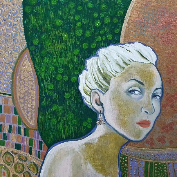 Girl With A Bee Earing Click